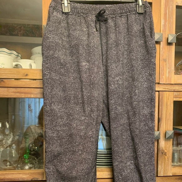 Lululemon Keep It Classic Crop - Picture 3 of 8